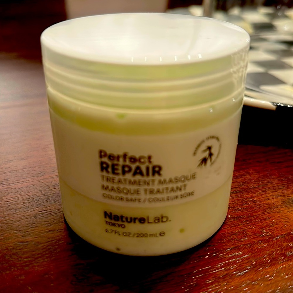 NEW NatureLab Perfect Repair Treatment Masque